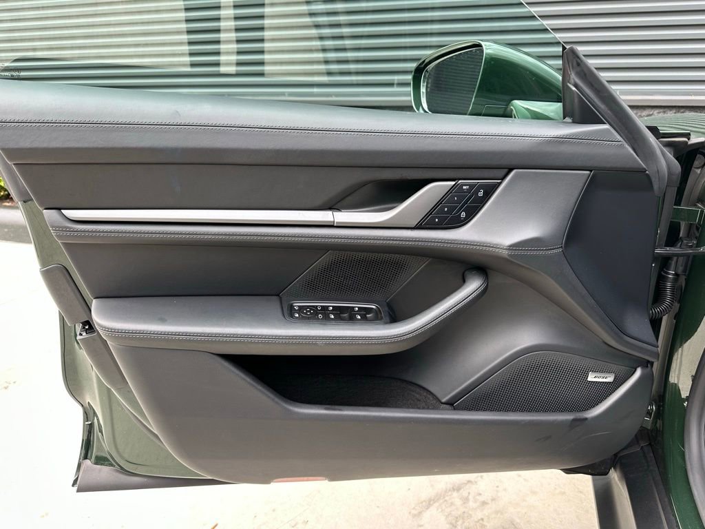 Used 2025 Porsche Taycan 4S image 18