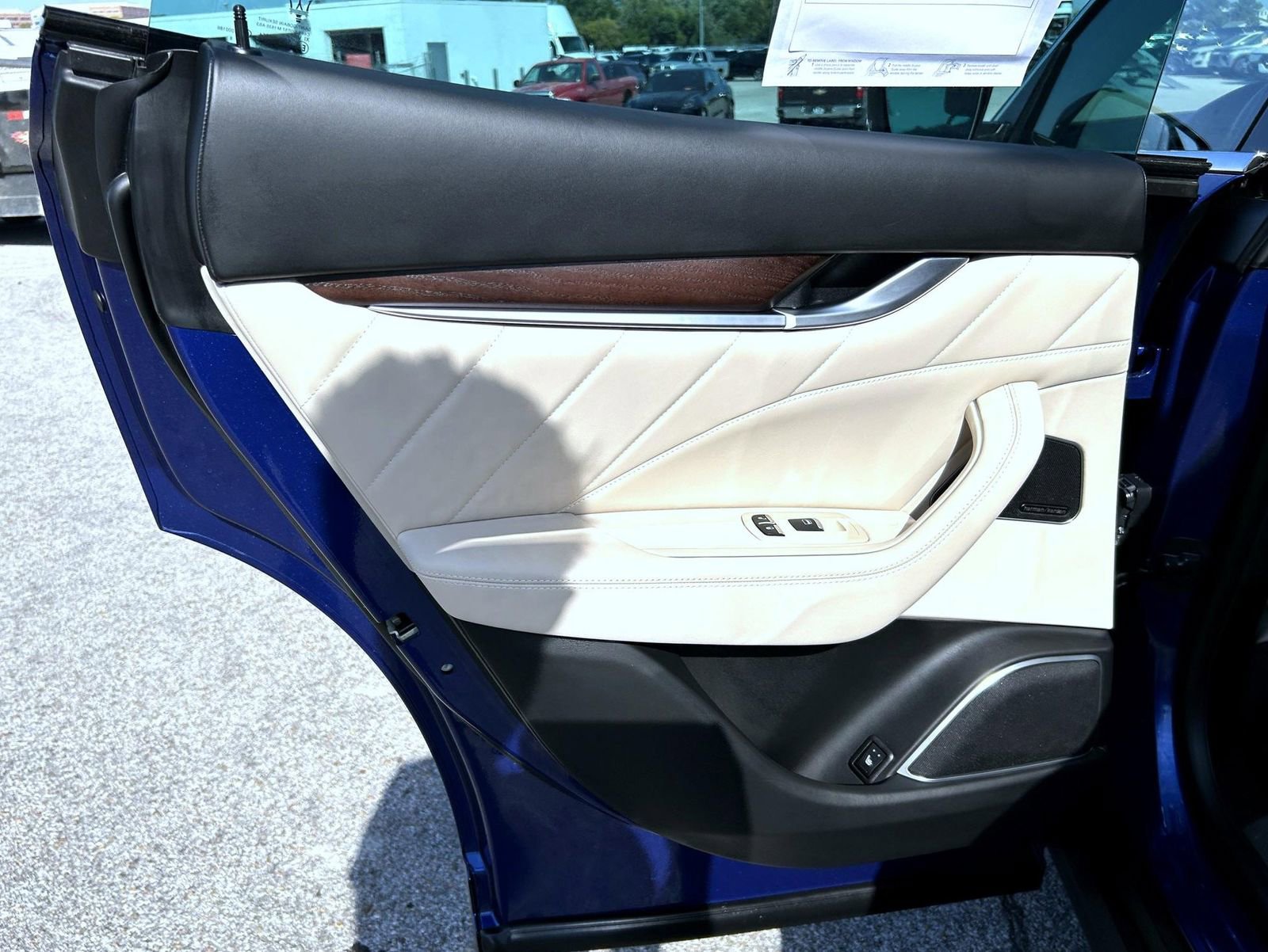 Used 2019 Maserati Levante GranLusso image 17