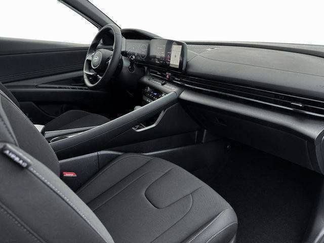 New 2025 Hyundai Elantra SEL FWD image 15