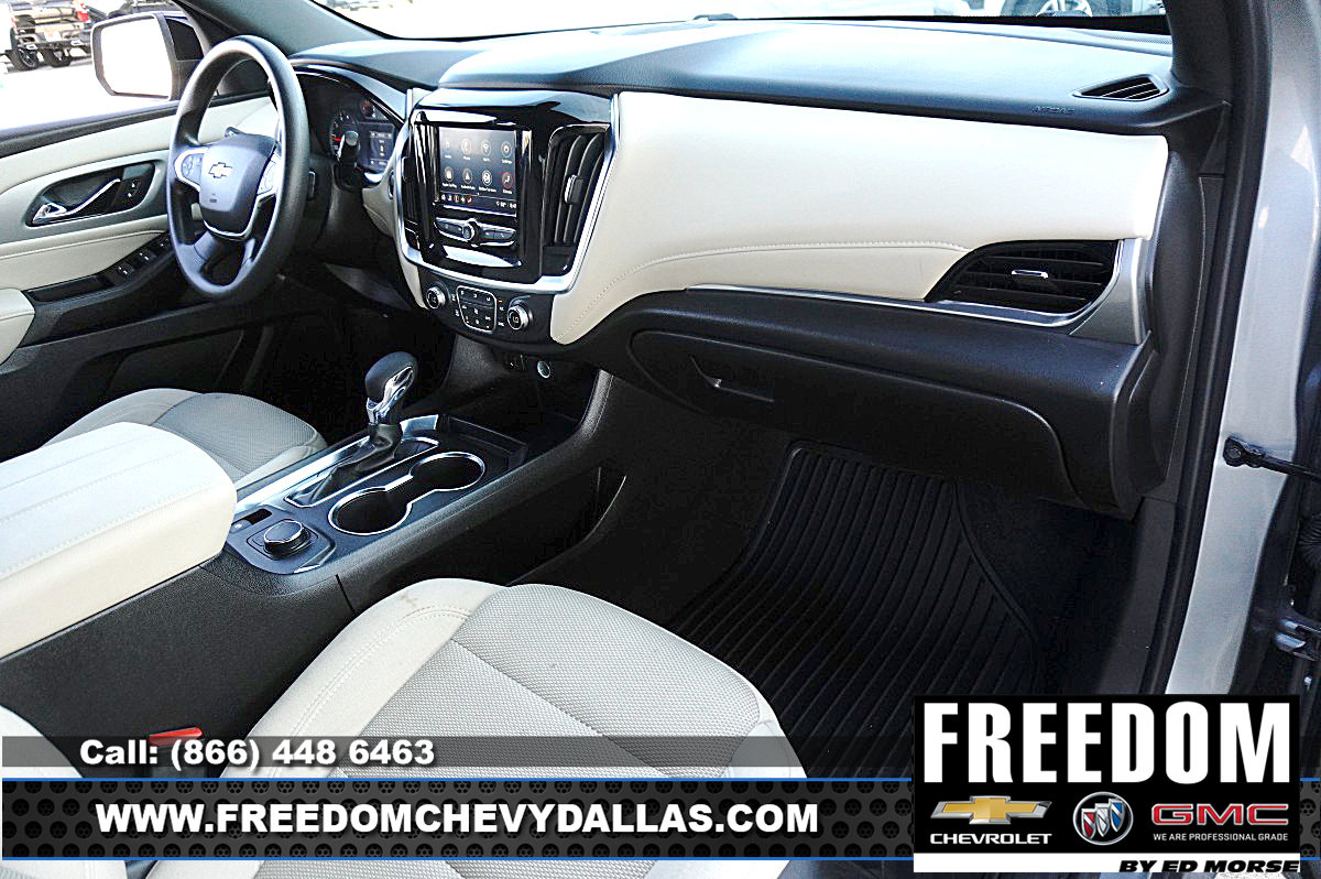 Used 2023 Chevrolet Traverse LS FWD image 8