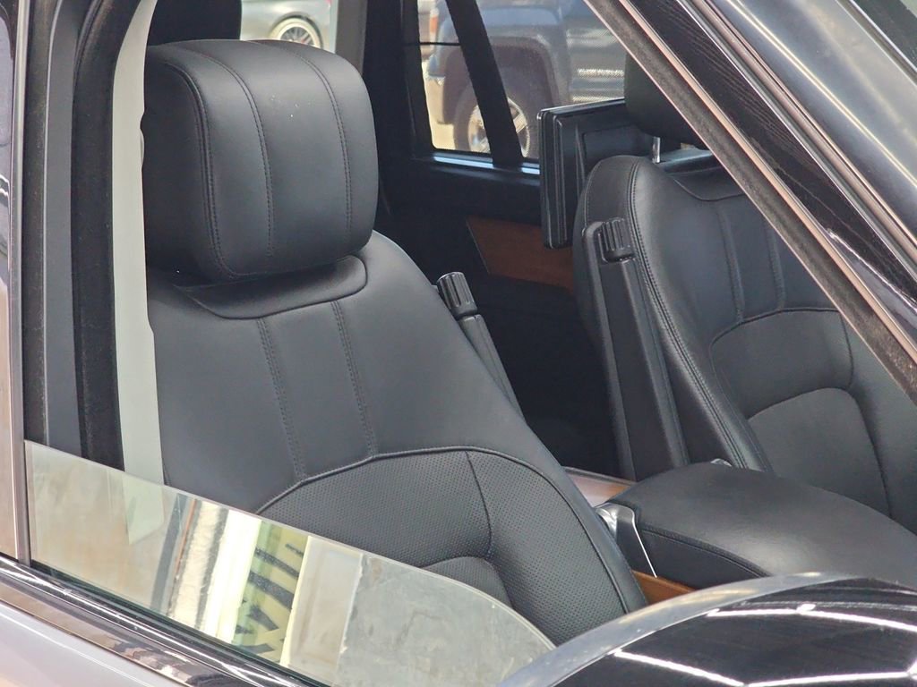 Used 2018 Land Rover Range Rover Long Wheelbase Supercharged image 34