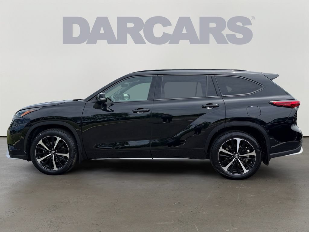 Used 2022 Toyota Highlander XSE AWD/4WD image 4