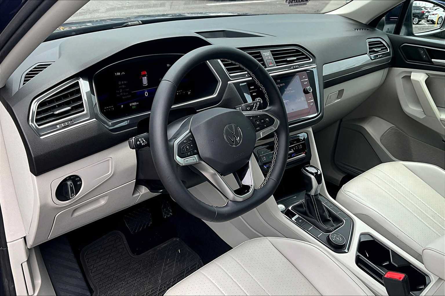Used 2022 Volkswagen Tiguan SE AWD/4WD image 18