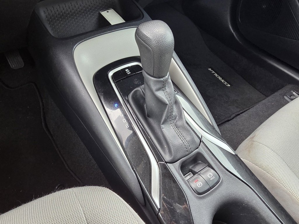Used 2022 Toyota Corolla LE image 18