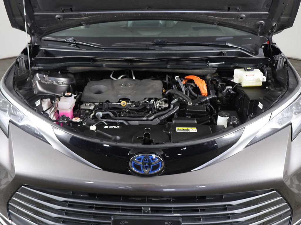 Used 2023 Toyota Sienna Platinum image 24