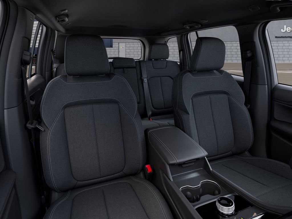 New 2025 Jeep Grand Cherokee Laredo w/ MOPAR Finishing Package image 16