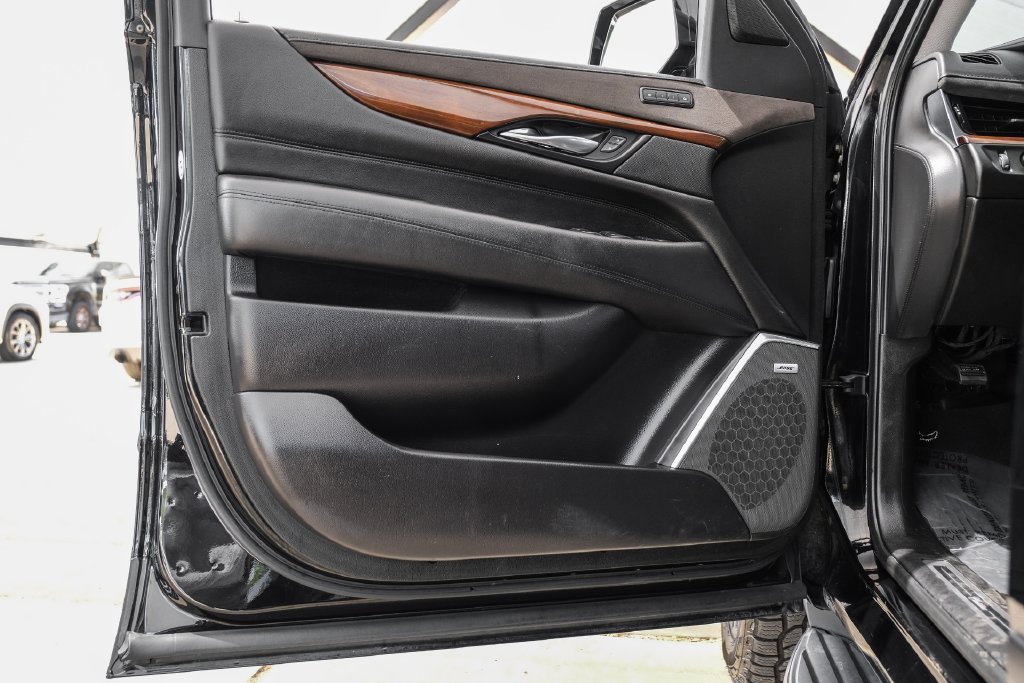 Used 2020 Cadillac Escalade 2WD image 47