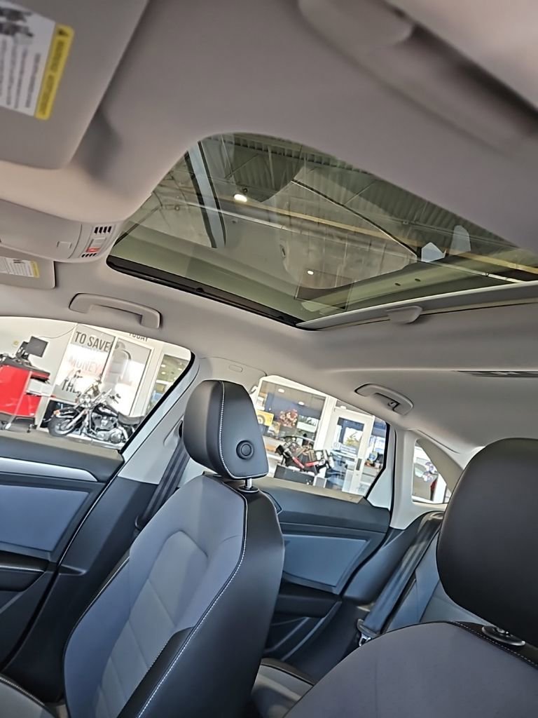 New 2026 Volkswagen Jetta SE FWD image 28