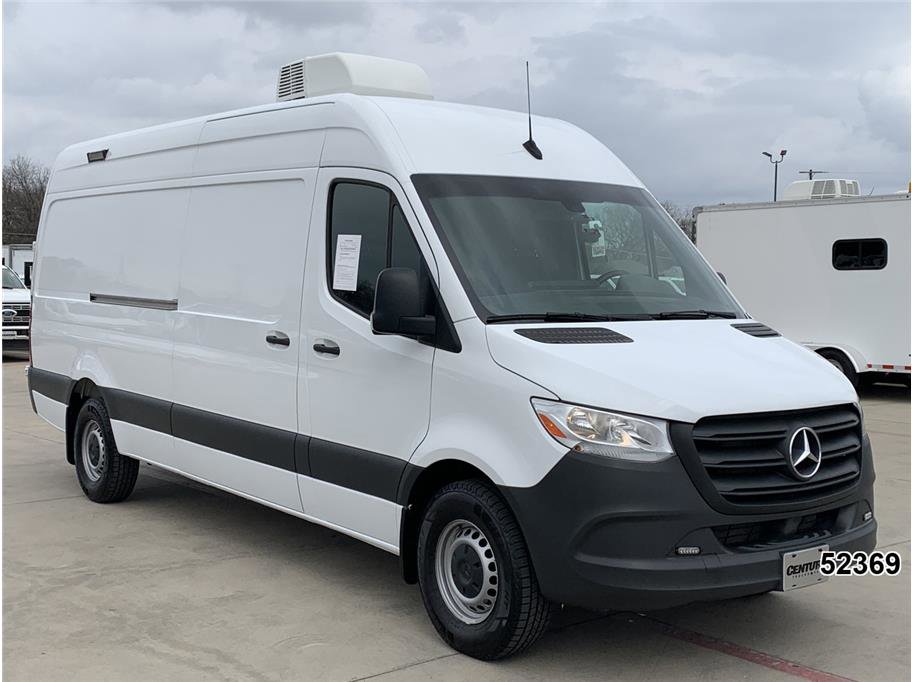 Used 2023 Mercedes-Benz Sprinter 2500 image 3