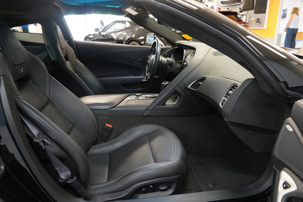 Used 2017 Chevrolet Corvette Stingray Coupe RWD image 28