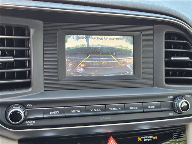 Used 2020 Hyundai Elantra SE w/ Winter Weather Package image 14