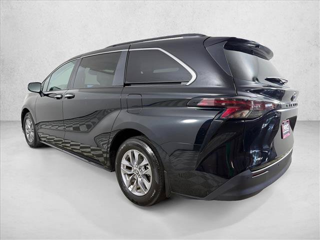 Used 2025 Toyota Sienna XLE w/ XLE Plus Package FWD image 6