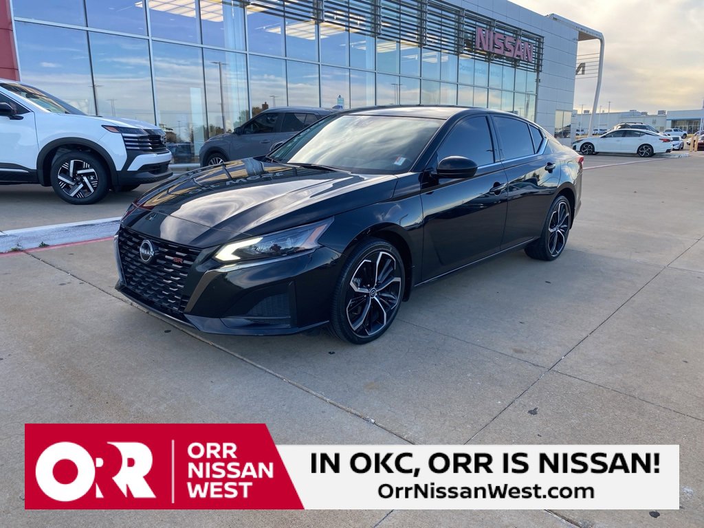 Used 2023 Nissan Altima 2.5 SR image 1
