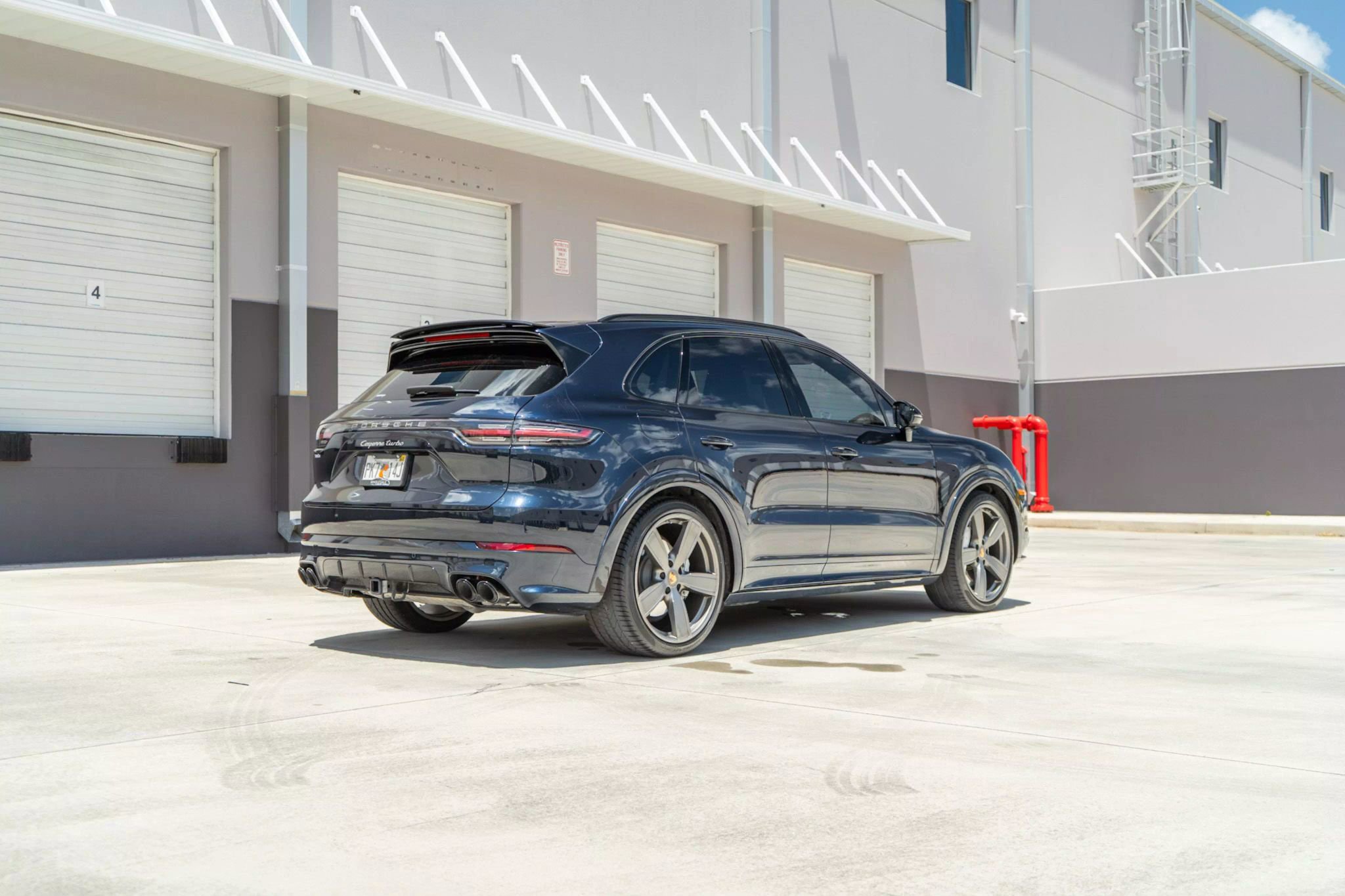 Used 2022 Porsche Cayenne Turbo image 6
