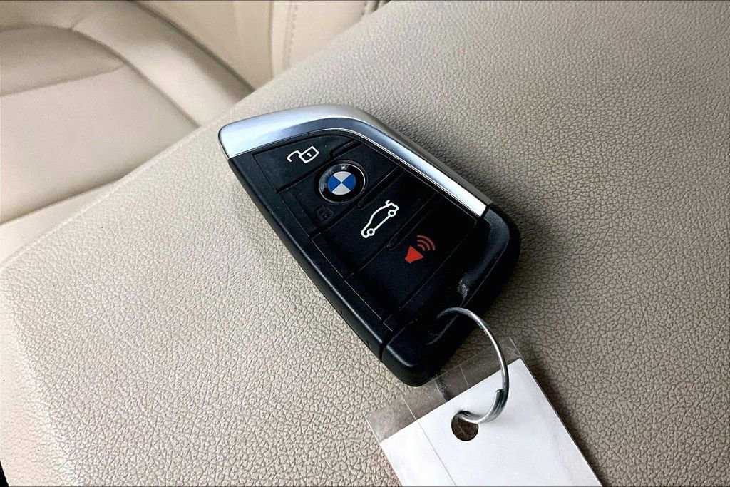 Used 2021 BMW 430i Coupe w/ Premium Package image 13