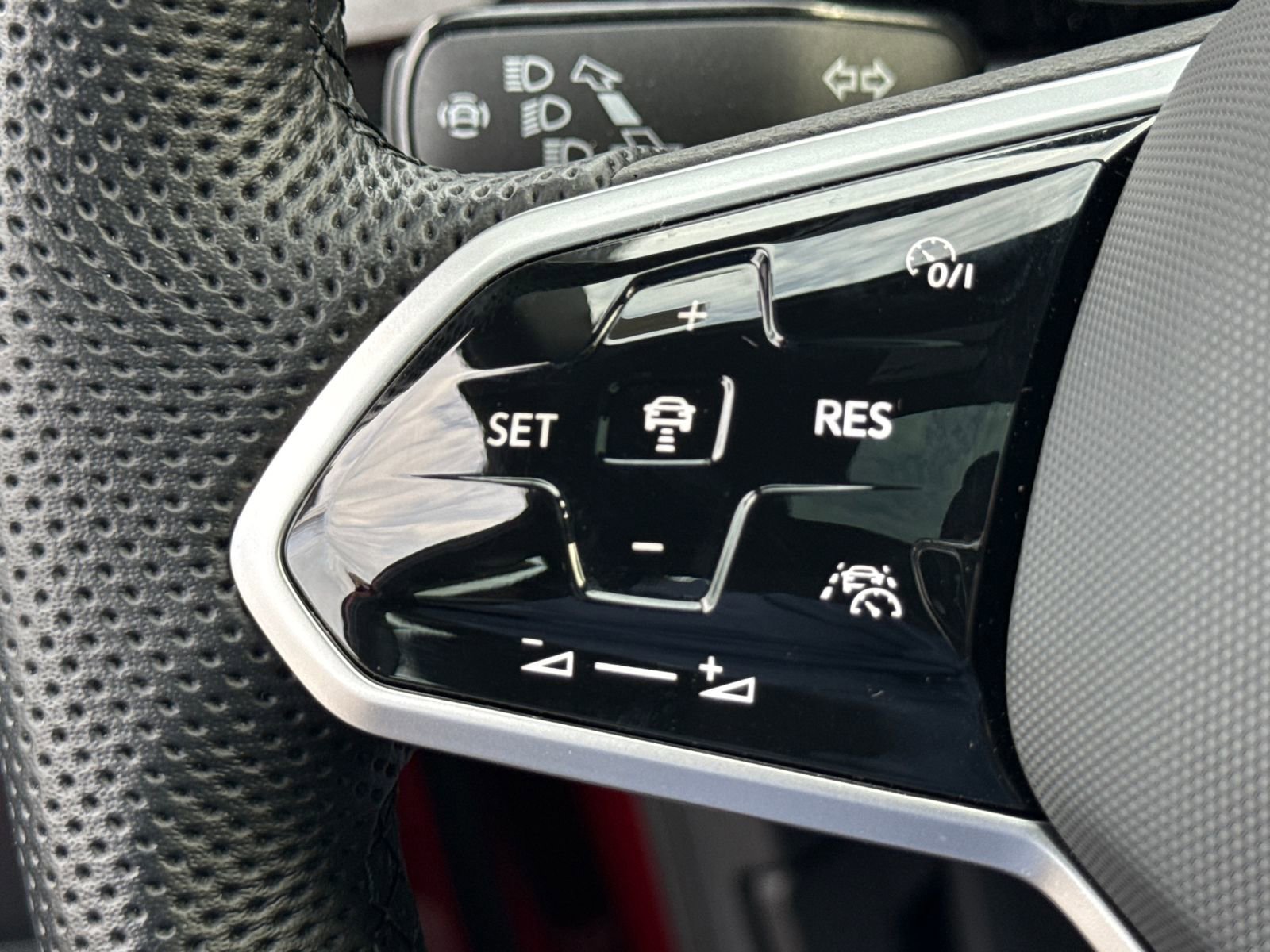 Certified 2025 Volkswagen Jetta GLI Autobahn w/ GLI Black Package image 21