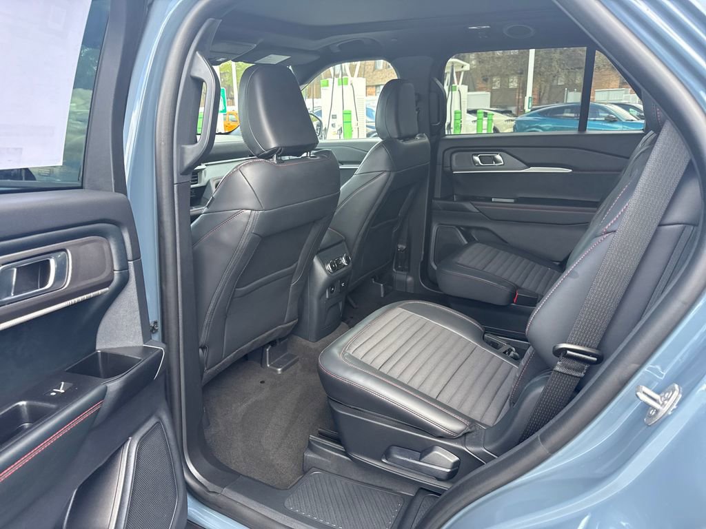 Used 2025 Ford Explorer ST-Line w/ Premium Package AWD/4WD image 21