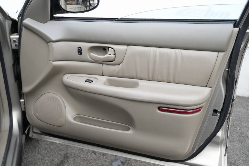Used 1998 Buick Century Custom image 29