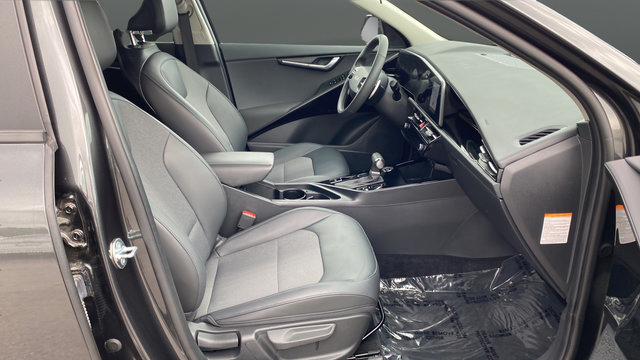 Certified 2025 Kia Niro EX Touring FWD image 23