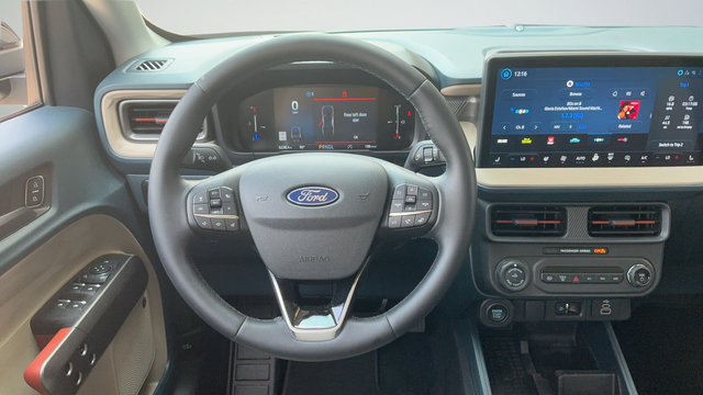 Used 2025 Ford Maverick Lariat AWD/4WD image 10