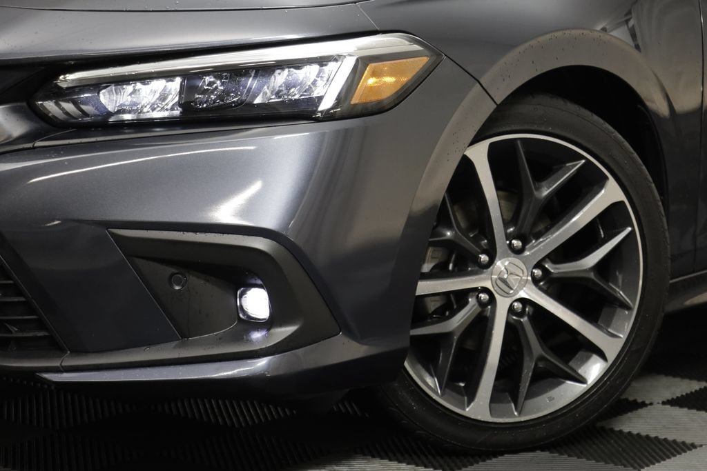 Used 2024 Honda Civic Touring image 3