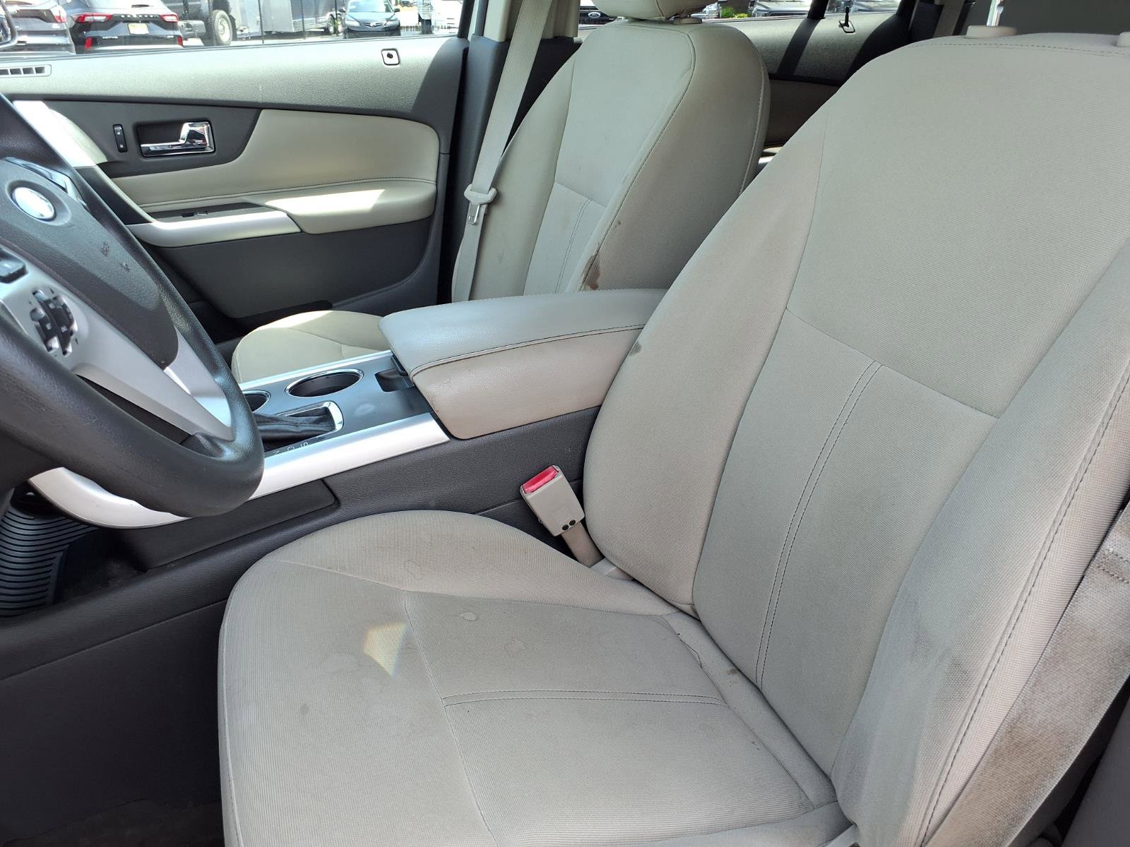 Used 2013 Ford Edge SE FWD image 3