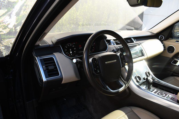 Used 2020 Land Rover Range Rover Sport SE image 14