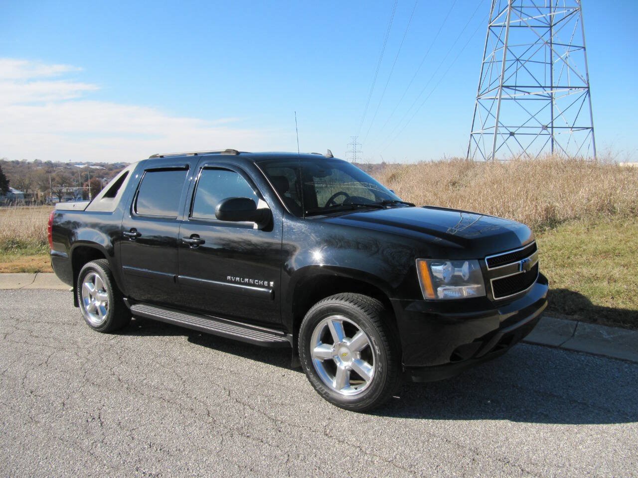 Used 2008 Chevrolet Avalanche LTZ w/ LTZ Preferred Equipment Group AWD/4WD image 14