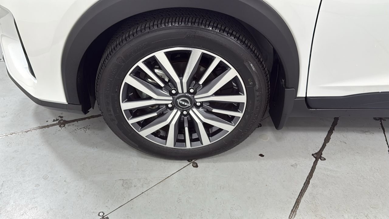 Used 2024 Nissan Kicks SV image 24