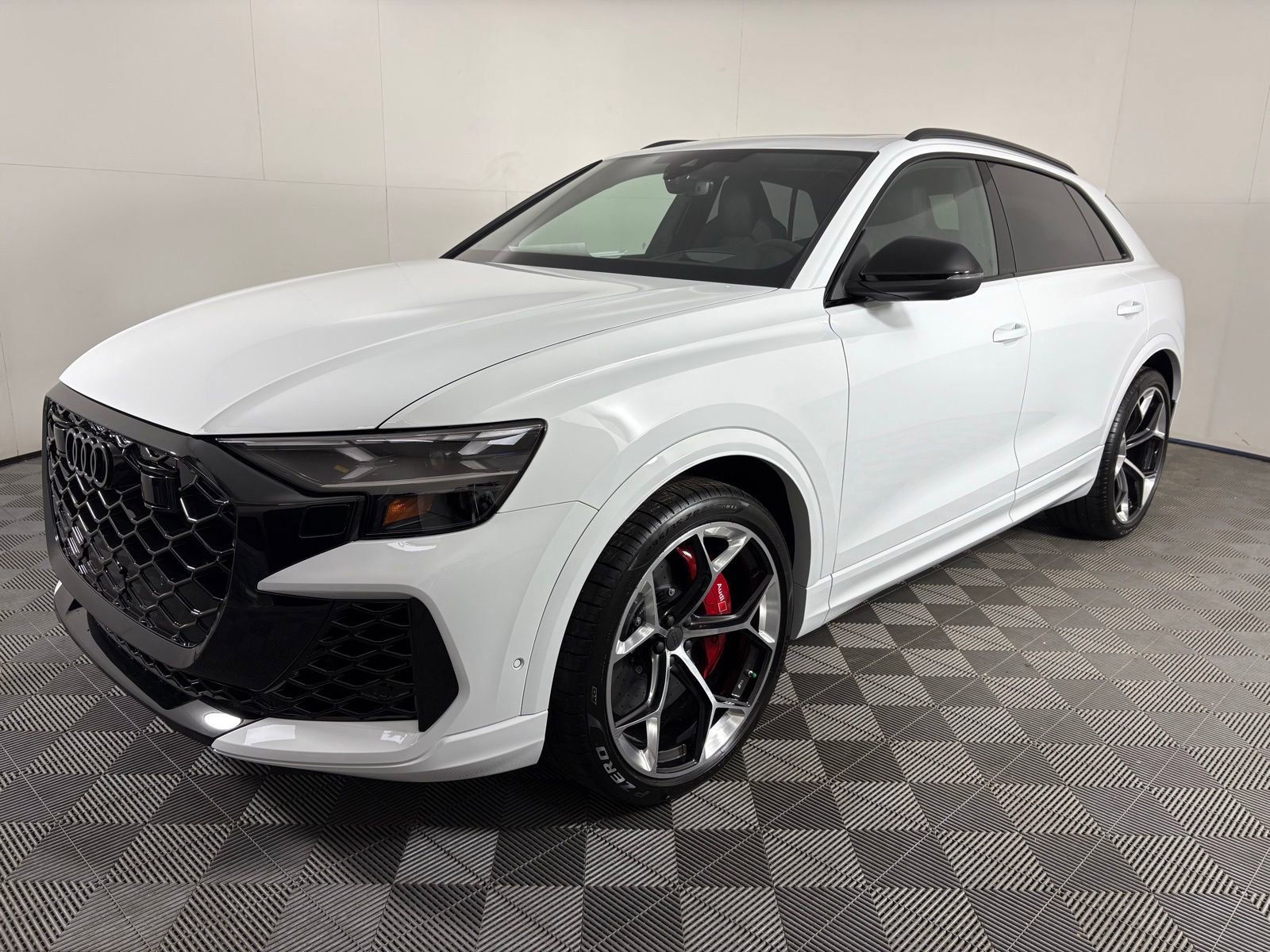 New 2026 Audi RS Q8 performance image 4