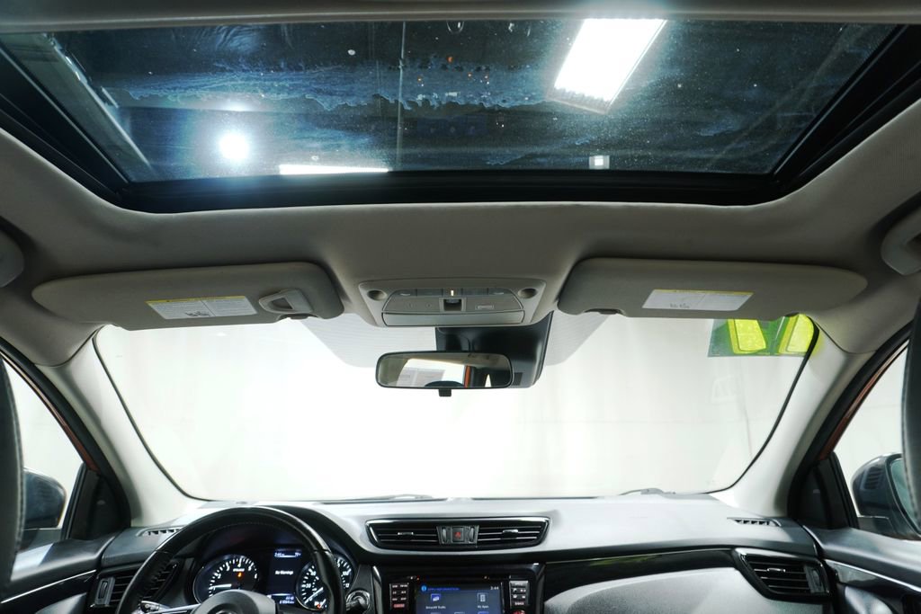 Used 2017 Nissan Rogue Sport SL w/ SL Premium Package image 20