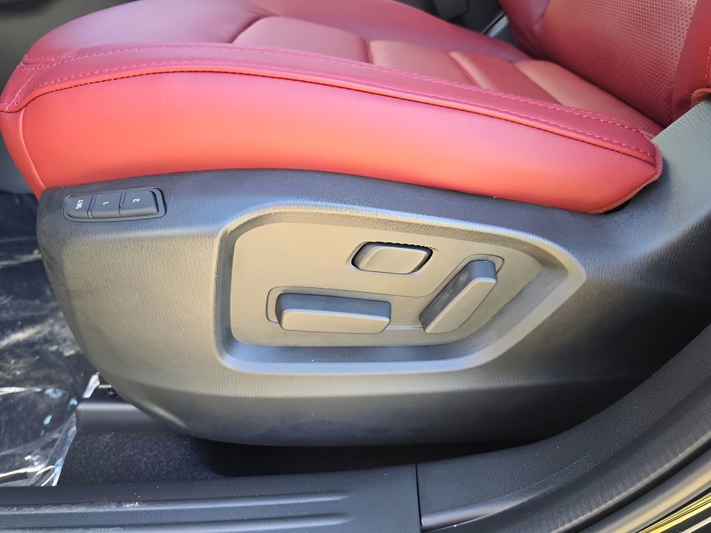 Used 2025 MAZDA CX-5 Carbon Edition image 16