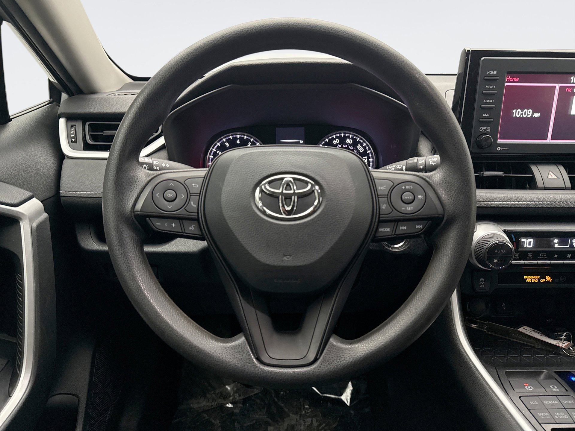 Used 2022 Toyota RAV4 XLE image 12