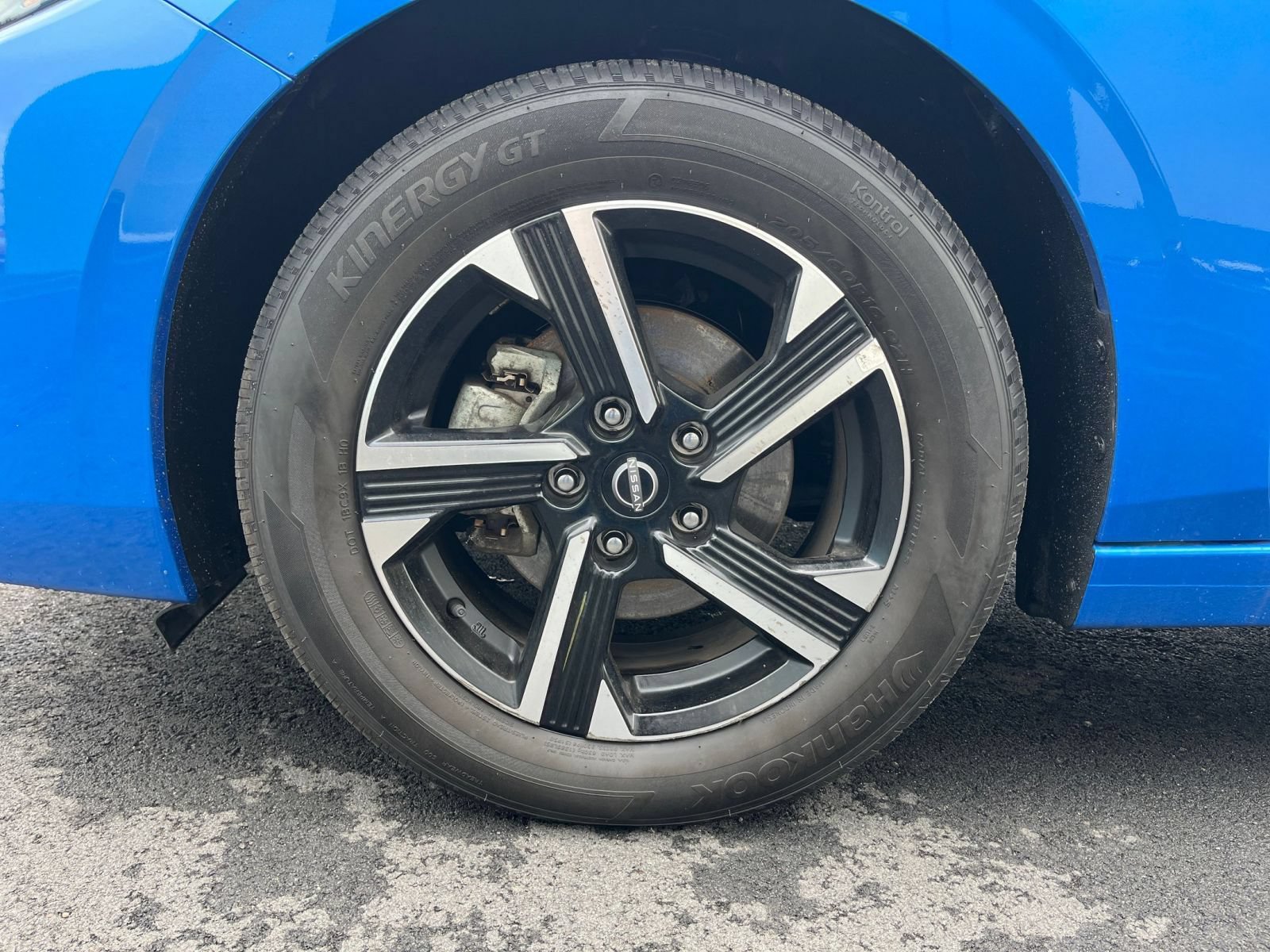 Used 2025 Nissan Sentra SV FWD image 35