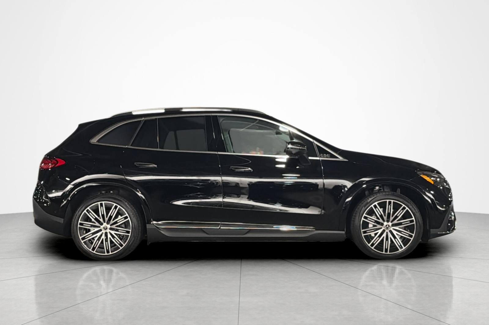New 2027 Mercedes-Benz EQE 320 4MATIC SUV image 6