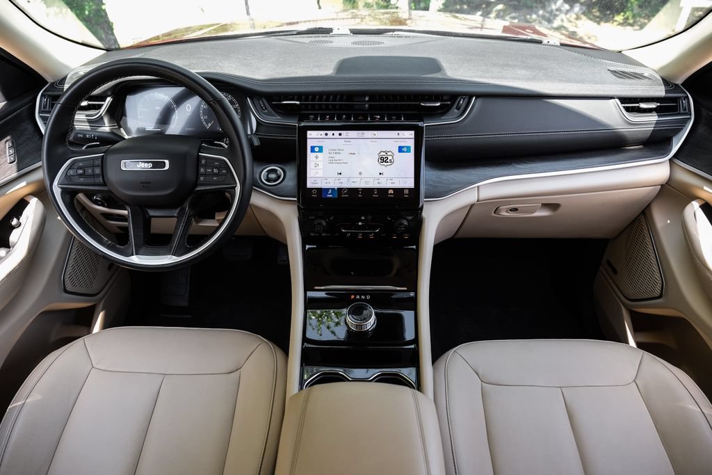 Used 2022 Jeep Grand Cherokee Limited RWD image 20