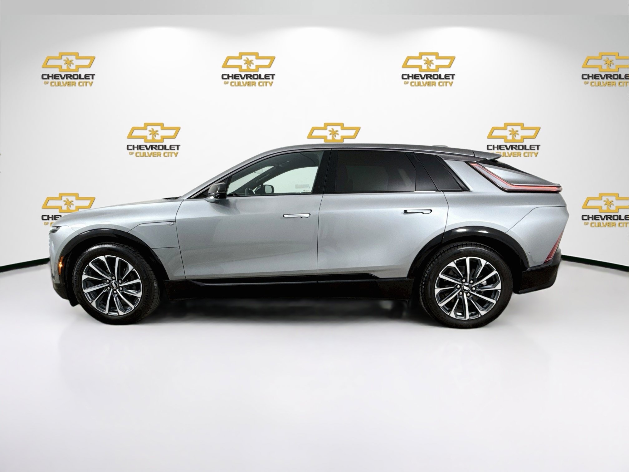 Used 2024 Cadillac Lyriq Sport RWD image 5