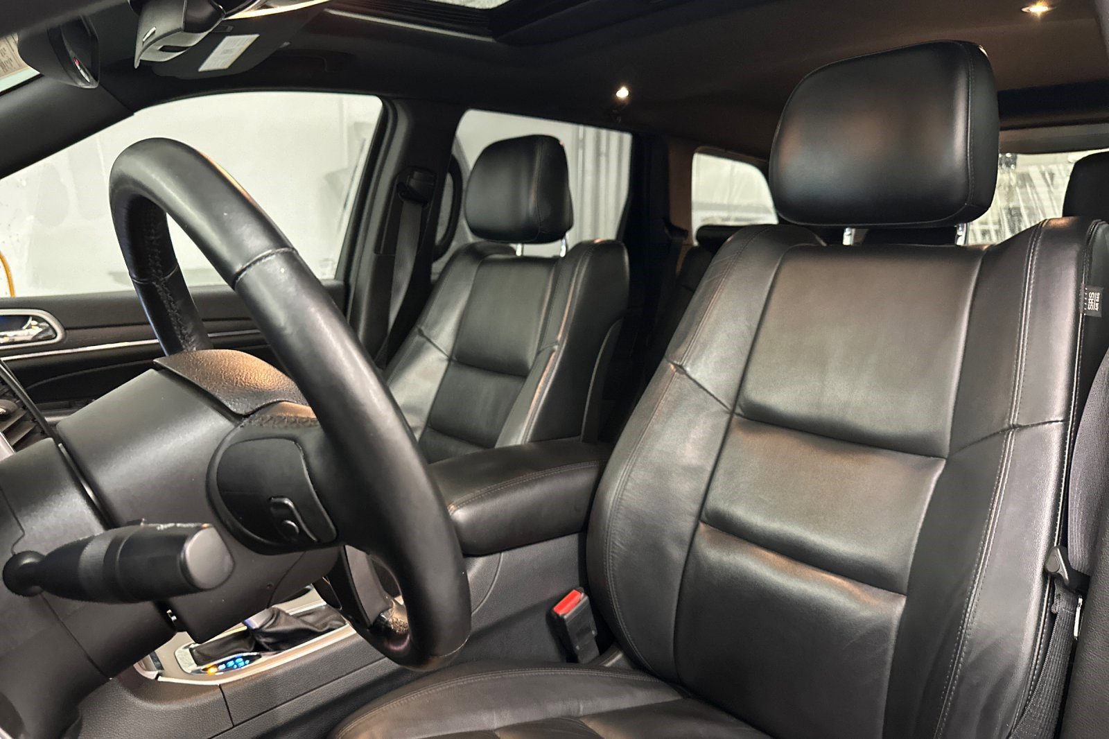 Used 2018 Jeep Grand Cherokee Limited image 6
