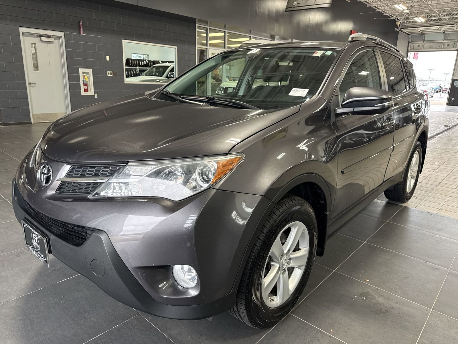Used 2014 Toyota RAV4 XLE AWD/4WD image 8