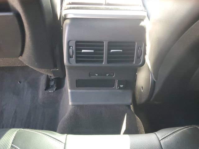 Used 2019 Land Rover Range Rover Velar R-Dynamic SE image 13