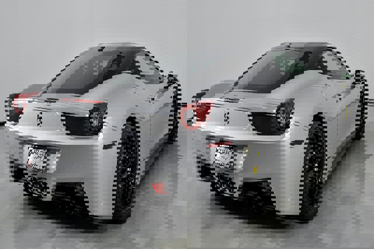 Used 2010 Ferrari 458 Italia image 12