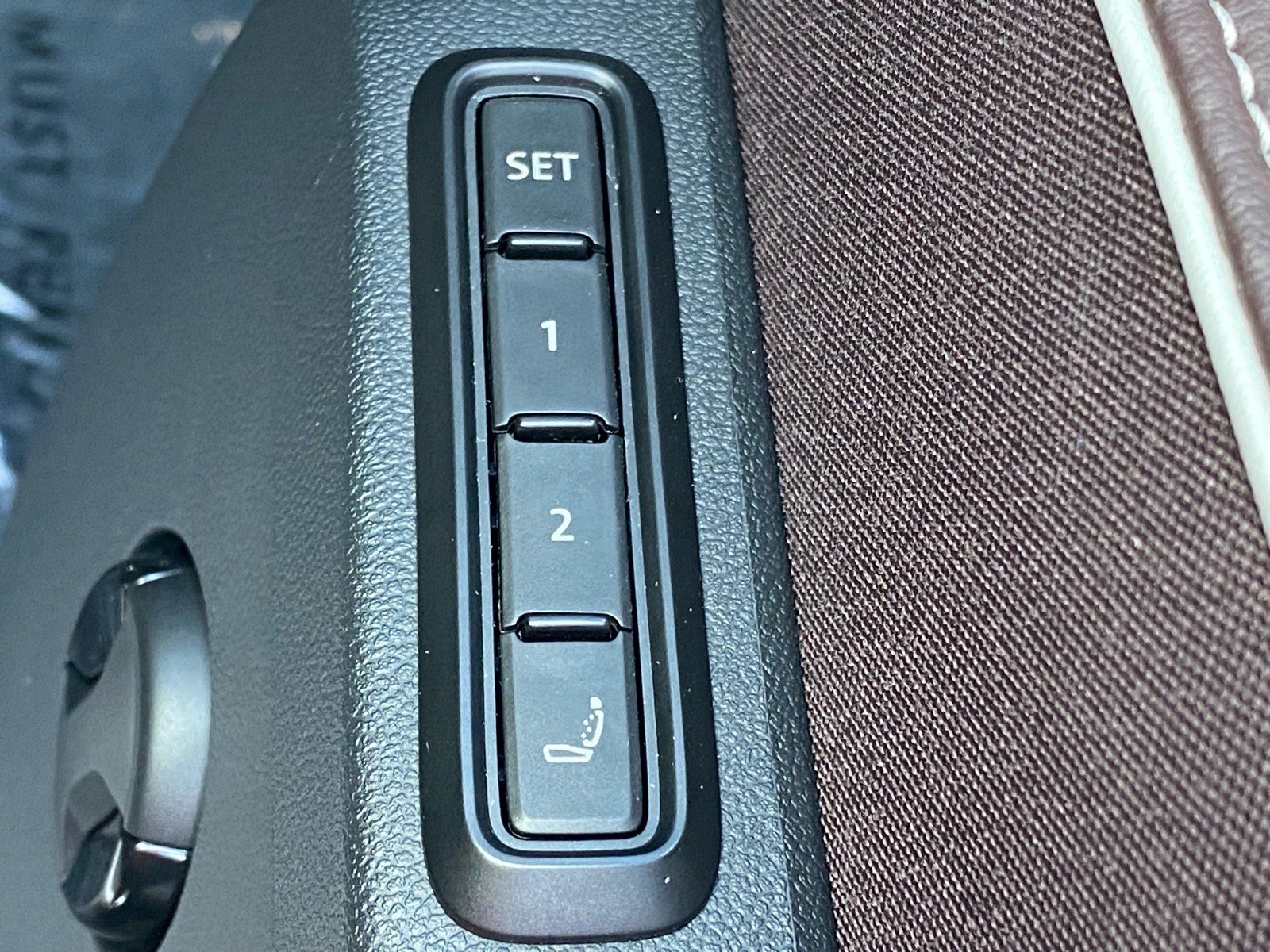 Certified 2025 Volkswagen ID. Buzz Pro S Plus AWD/4WD image 12