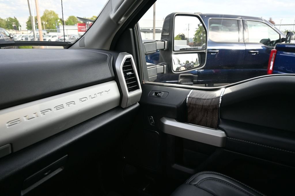 Used 2019 Ford F350 Lariat w/ Lariat Ultimate Package AWD/4WD image 16