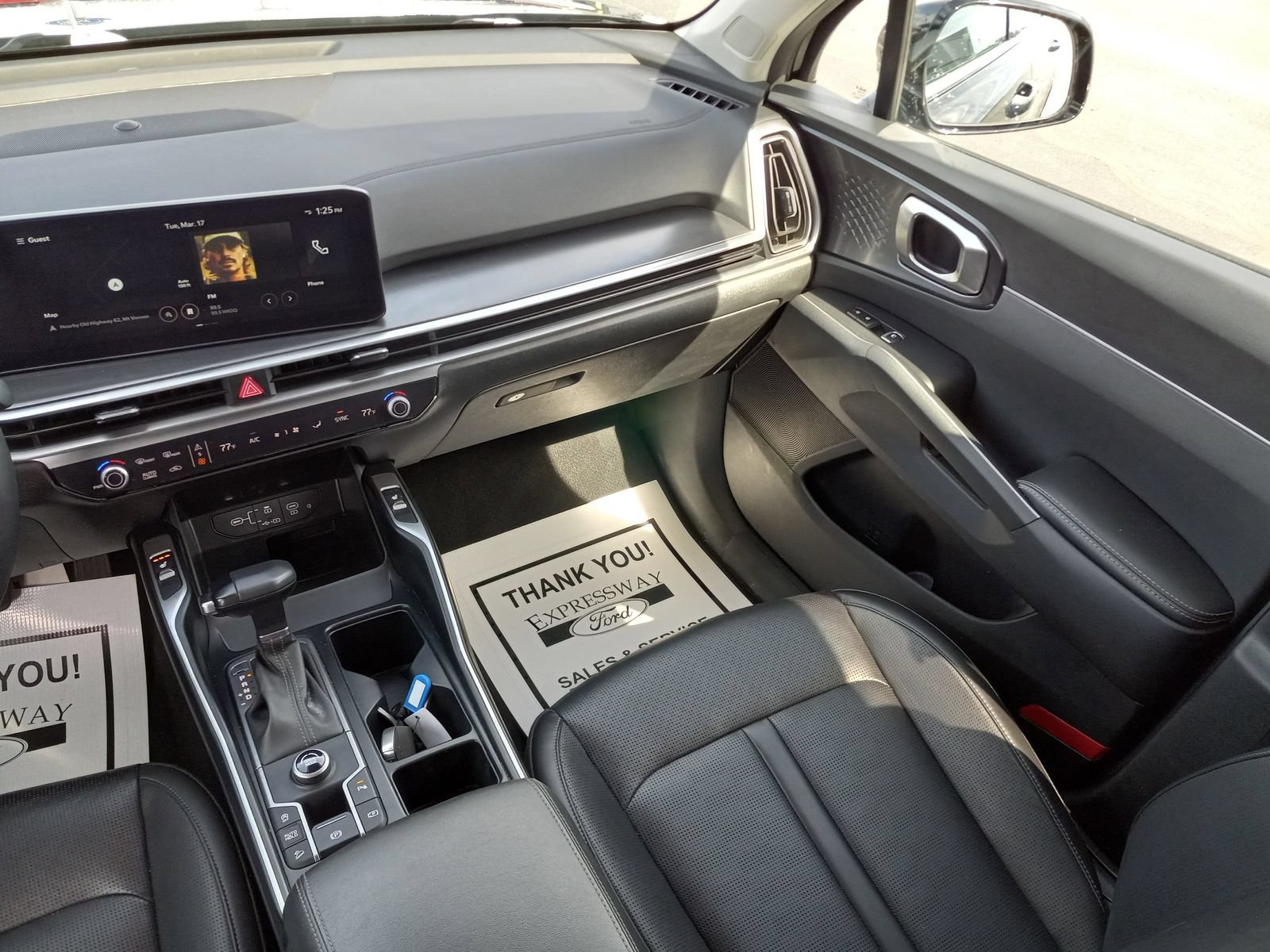 Used 2024 Kia Sorento S FWD image 18