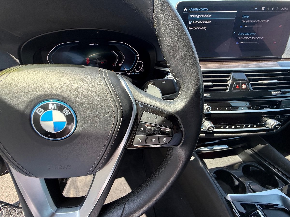 Used 2023 BMW 530e w/ Convenience Package RWD image 25