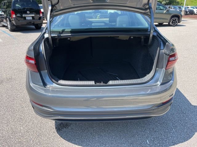 Used 2024 Volkswagen Jetta SE FWD image 31
