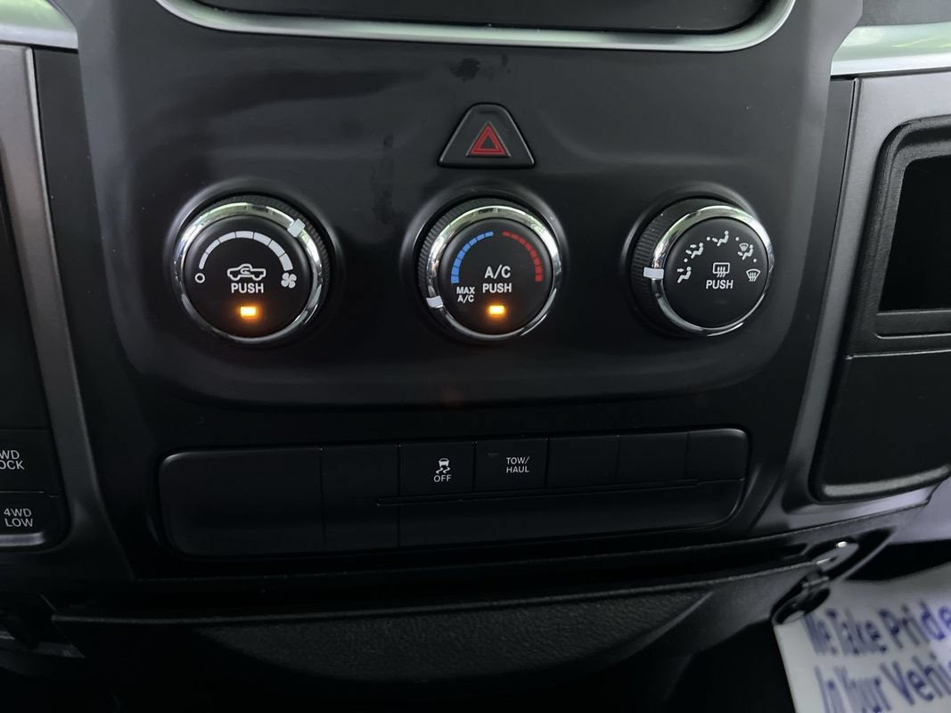 Used 2022 RAM 1500 Classic SLT AWD/4WD image 23