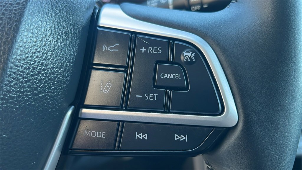Used 2023 Toyota Highlander XLE image 31
