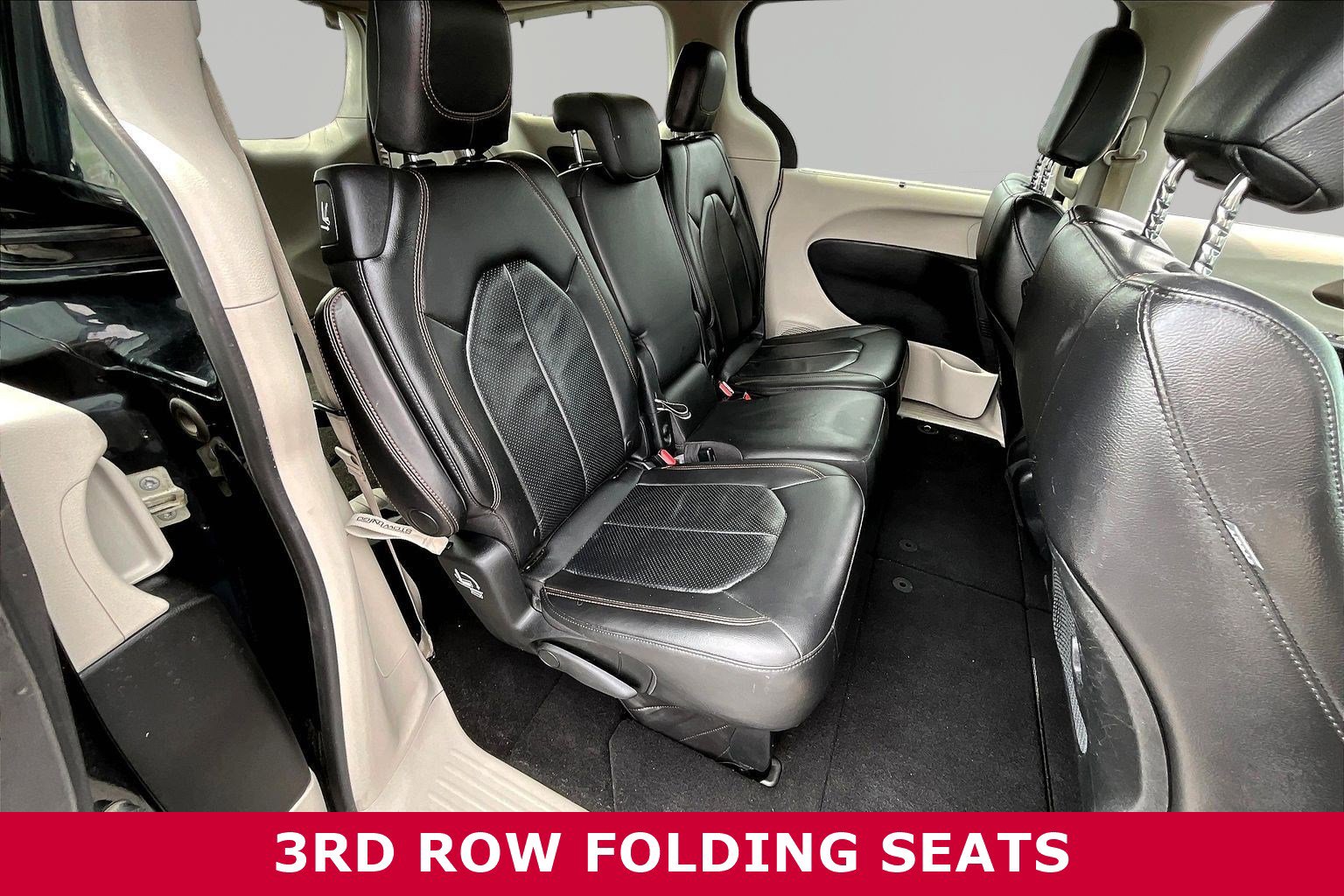 Used 2018 Chrysler Pacifica Touring-L image 26