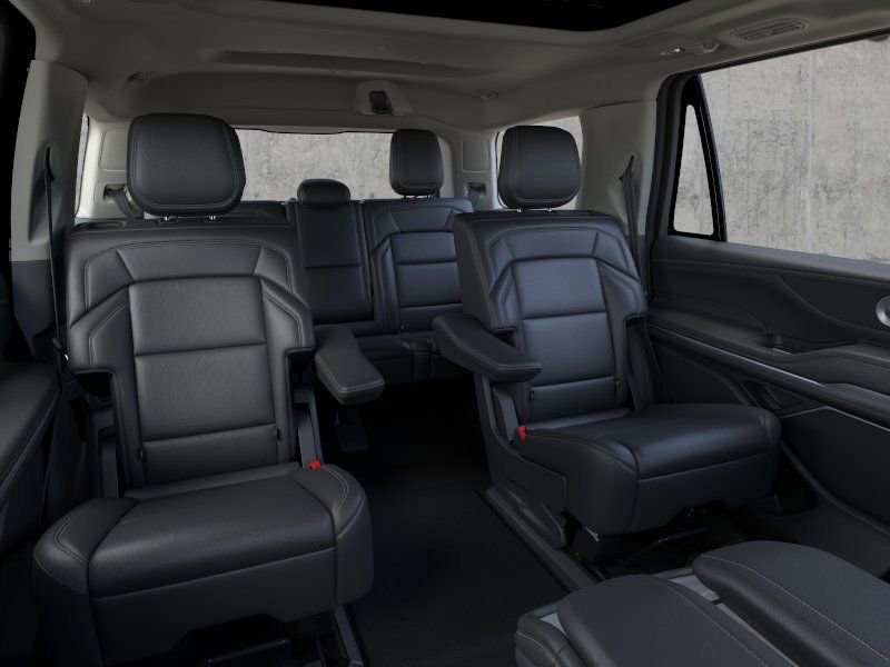 New 2026 Lincoln Navigator Reserve AWD/4WD image 11